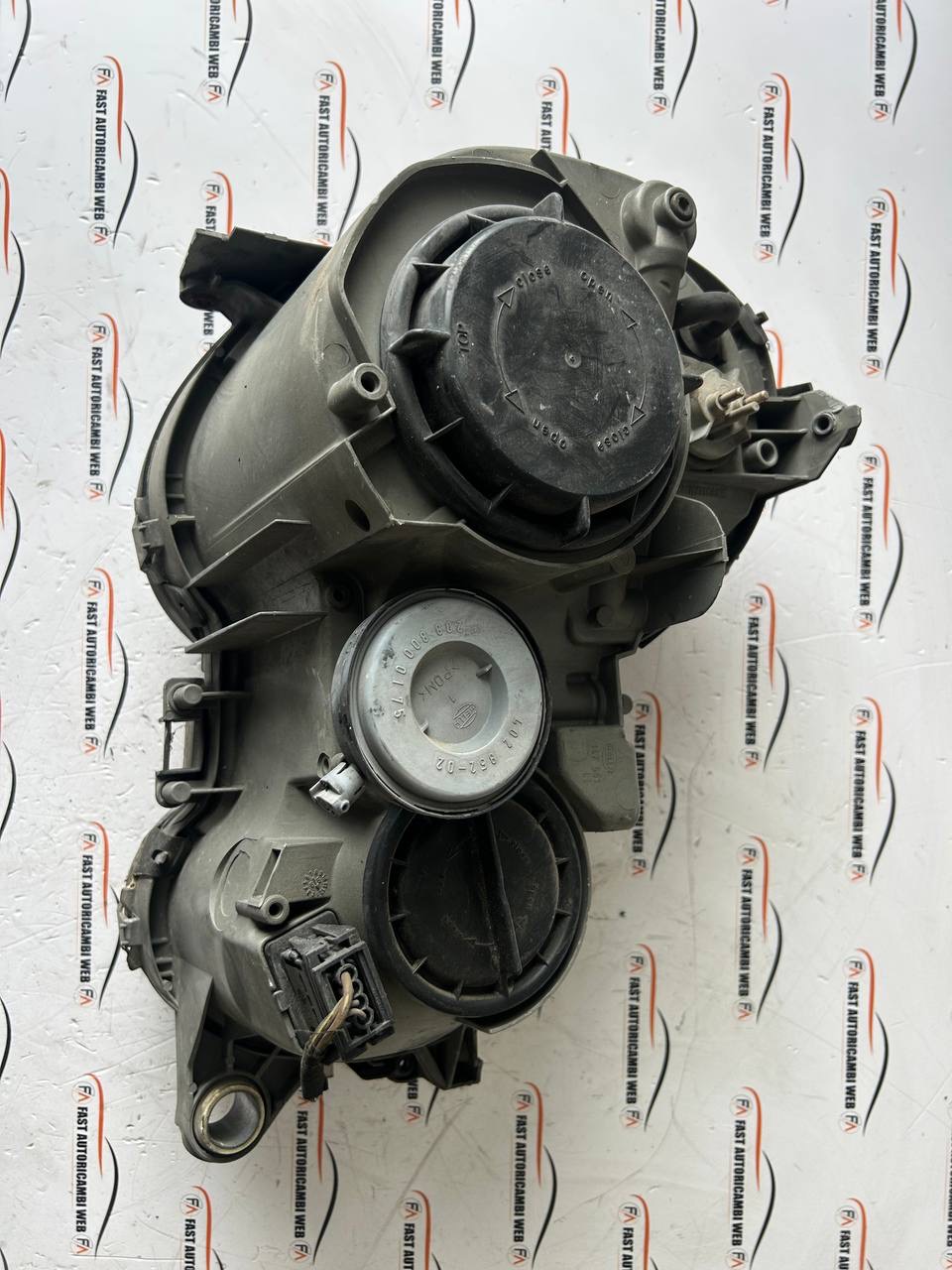 Faro anteriore destro Mercedes Classe C W203 2000-2004 2088000175 6 IMG_8460