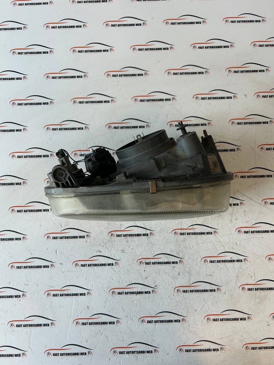 Faro anteriore destro Nissan Micra II (K11) 2000-03 260101F511 2 IMG_8487