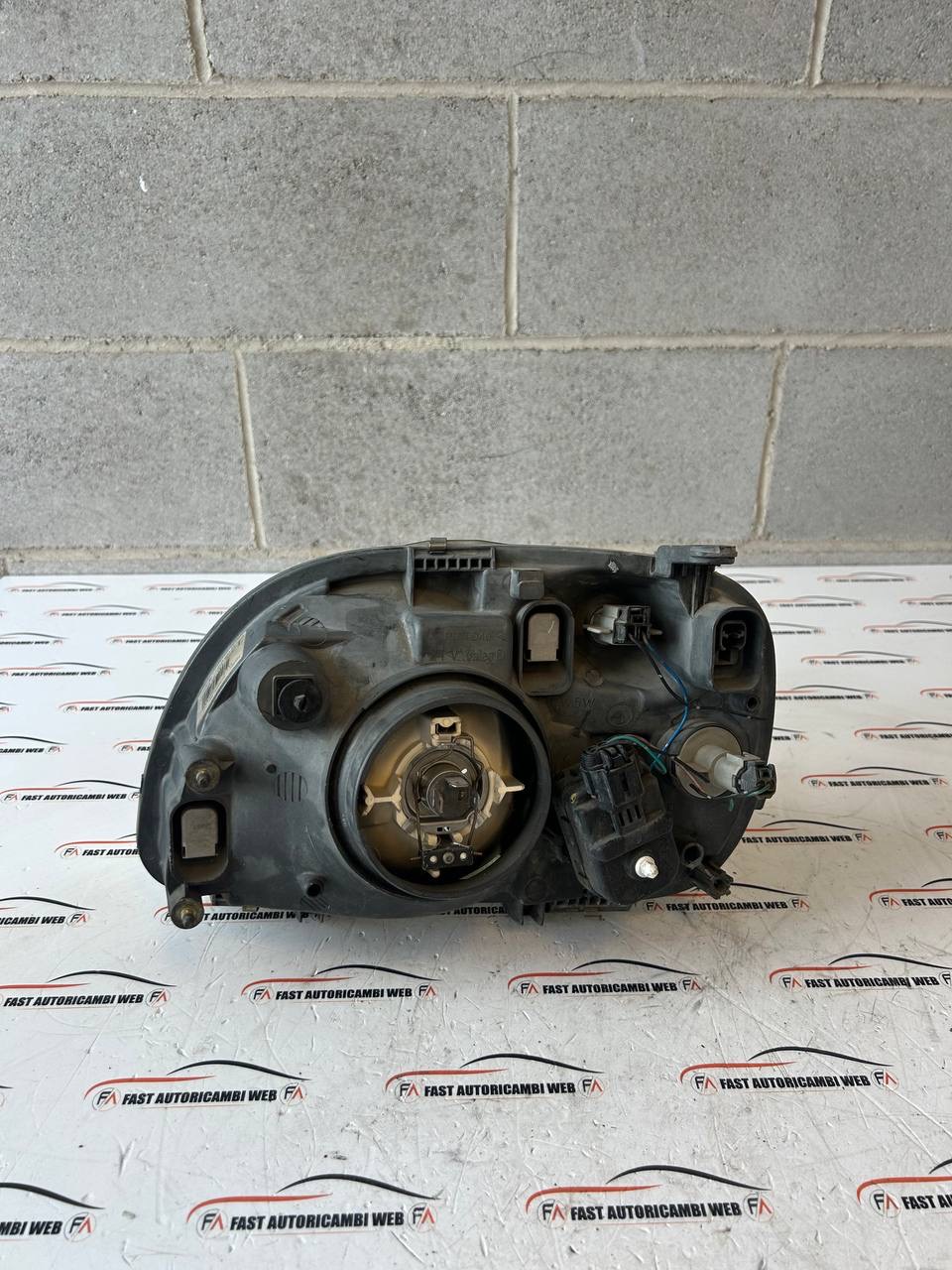 Faro anteriore destro Nissan Micra II (K11) 2000-03 260101F511 4 IMG_8489