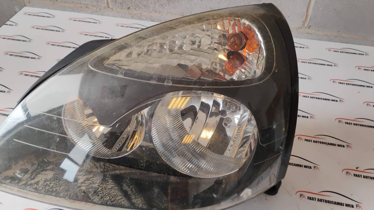 Faro anteriore sinistro Renault Clio II (1998-2005) 15601700 3 IMG_8615