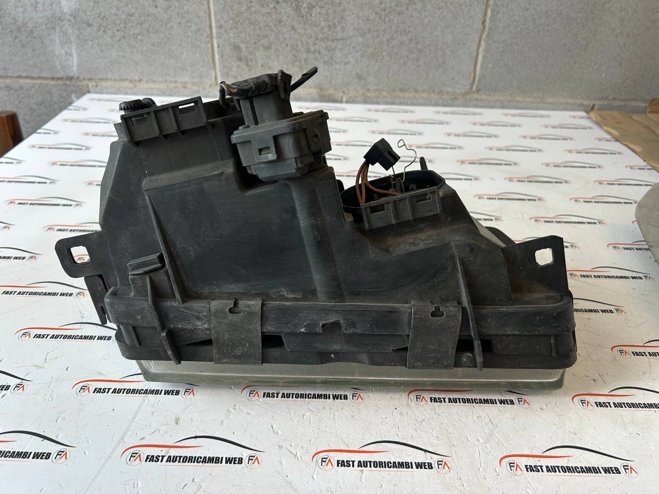 Faro anteriore sinistro BMW Serie 3 (E36) 1991-98 0301095201 6 IMG_8891