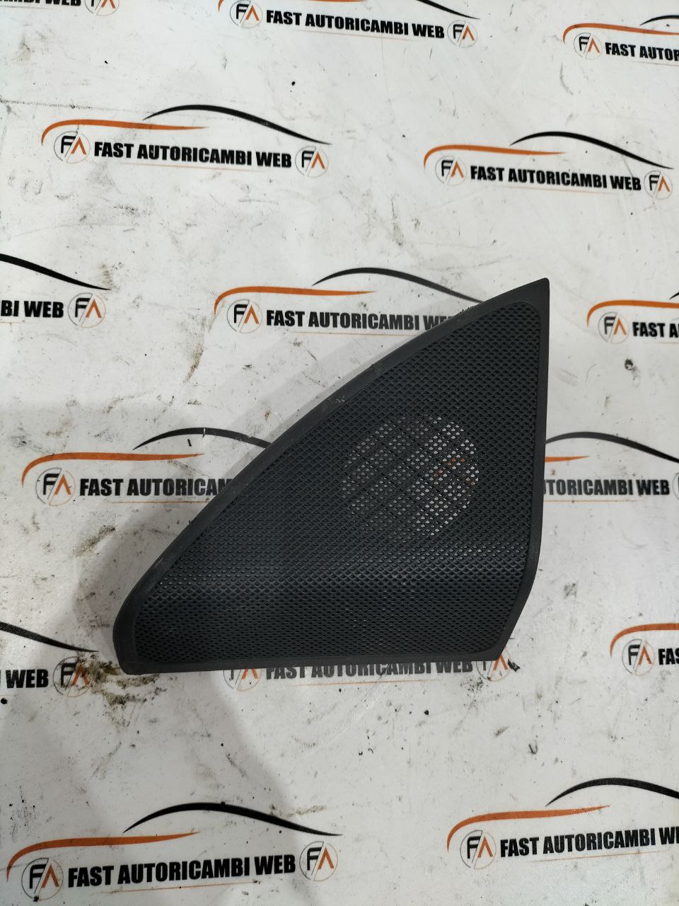 Cover interna specchietto retrovisore Mercedes classe C W205 A205720014 2 photo_1_2025-10-22_12-01-33