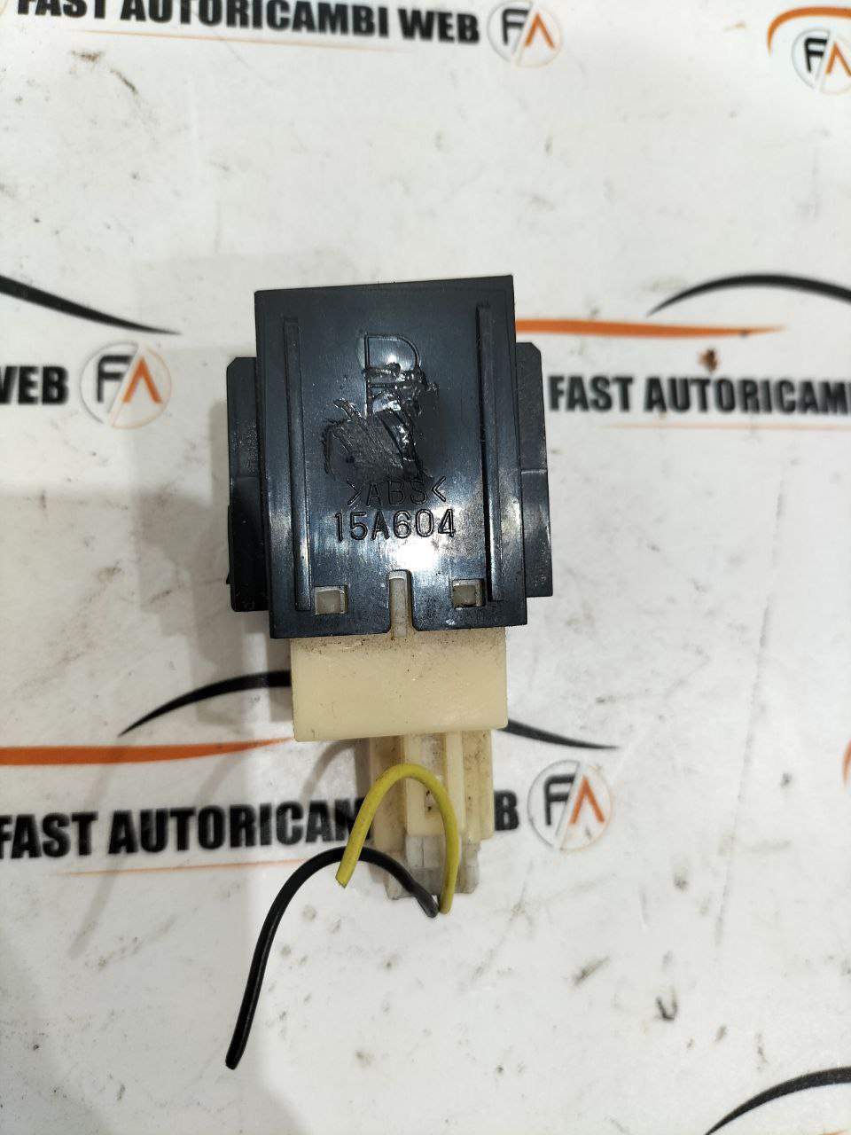 Interruttore apertura bagagliaio Mazda RX-8 15A604 2 photo_2_2025-10-21_16-55-14