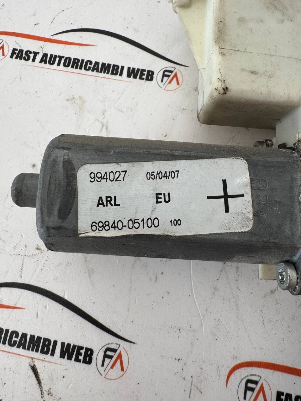 Meccanismo alzavetro posteriore sx Toyota Avensis 992046-100 4 5906657923222408487