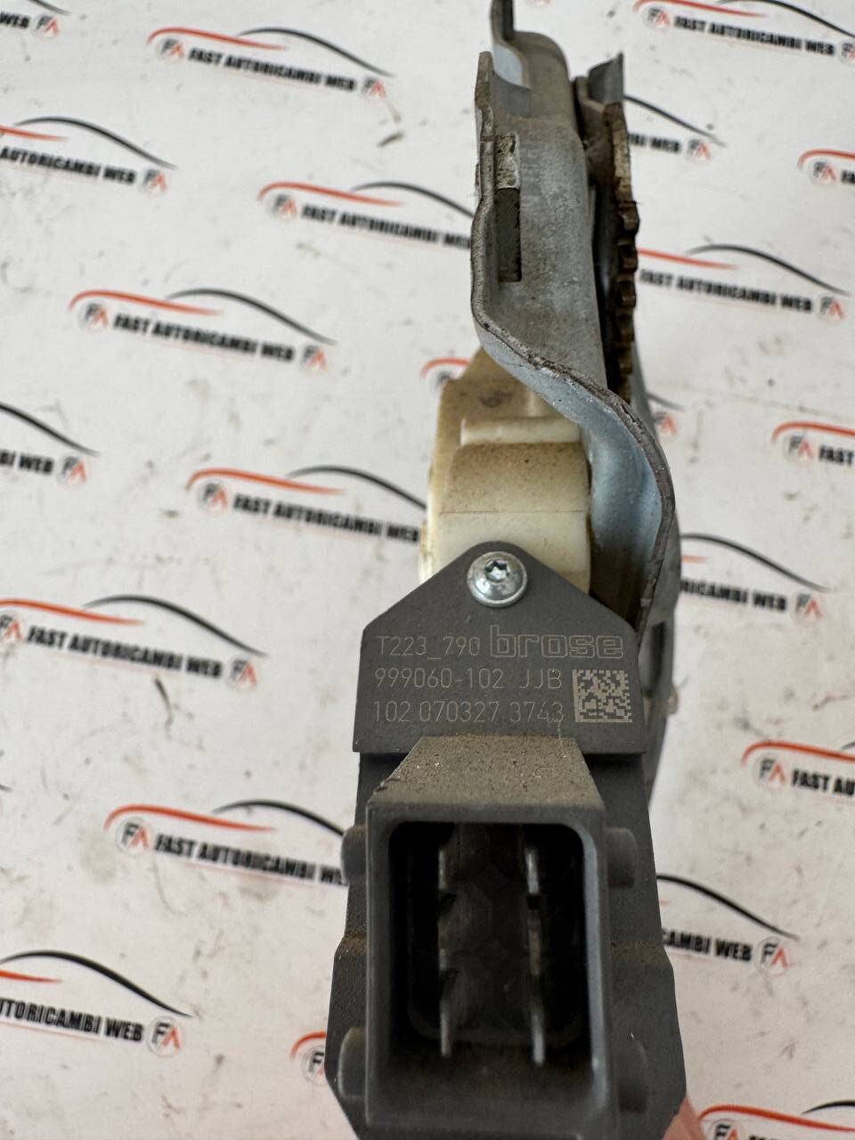 Meccanismo alzavetro posteriore sx Toyota Avensis 992046-100 5 5906657923222408488