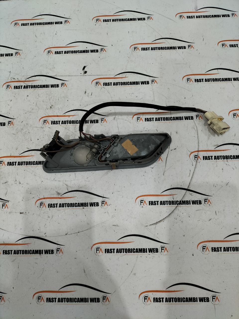 Coppia di plafoniere luci interne BMW serie 7 E32 1374417 1374418 2 photo_2_2026-01-19_20-16-30