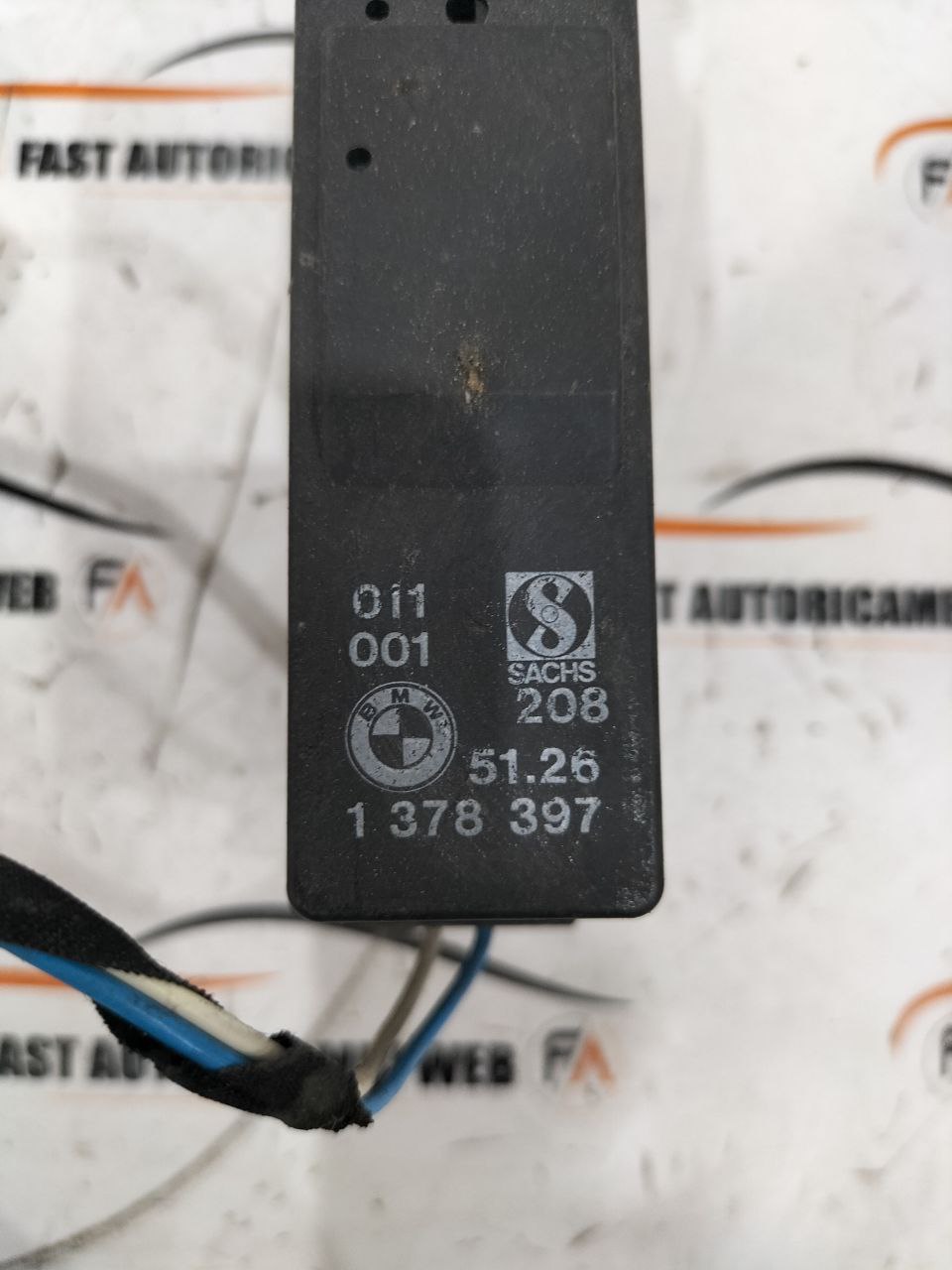 Attuatore sportello serbatoio carburante BMW serie 7 E32 1378397 3 photo_2_2026-01-19_21-25-16