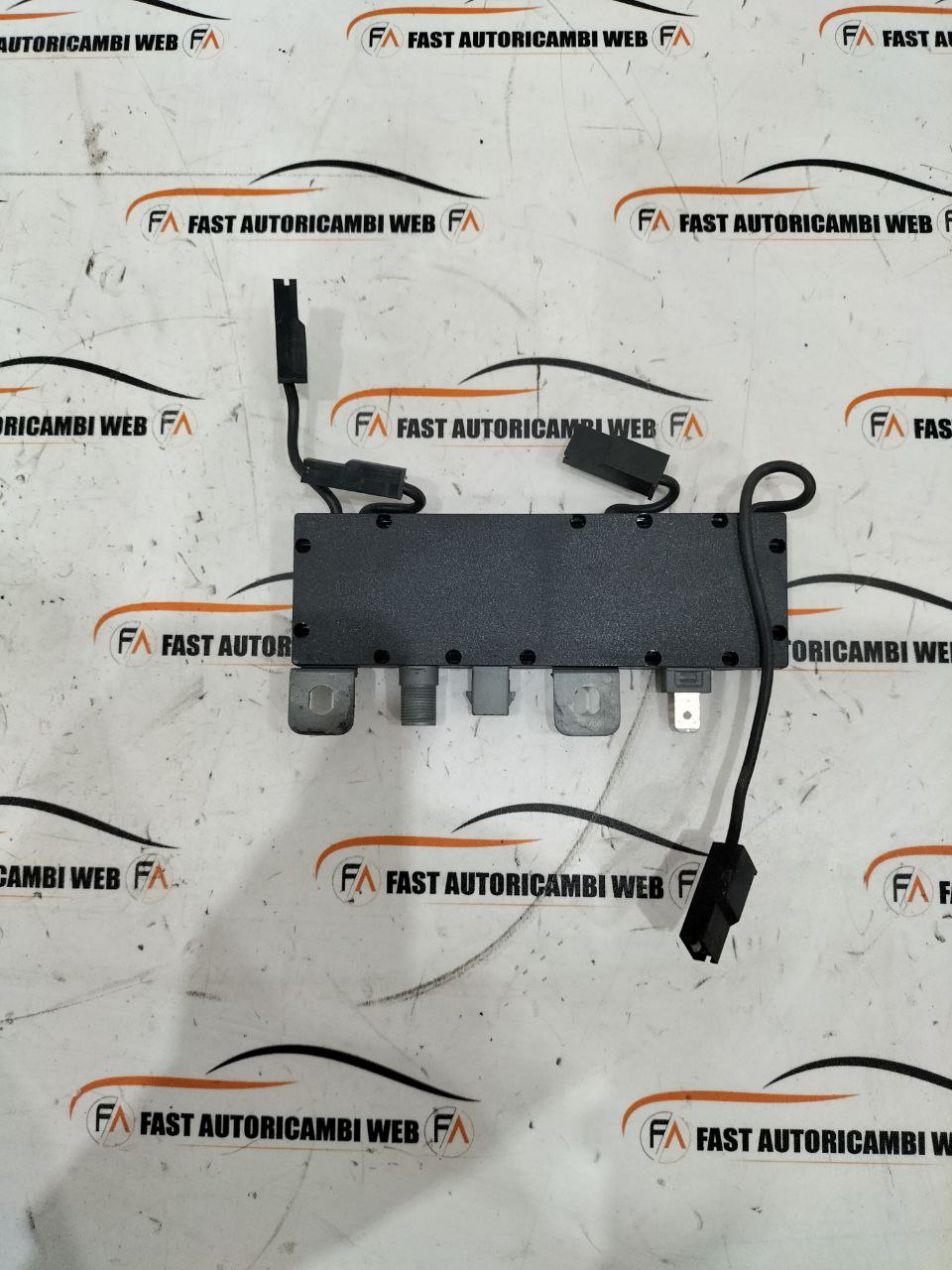 Centralina amplificatore antenna BMW serie 7 E32 6524-1379761 2 photo_4_2026-01-19_21-22-04