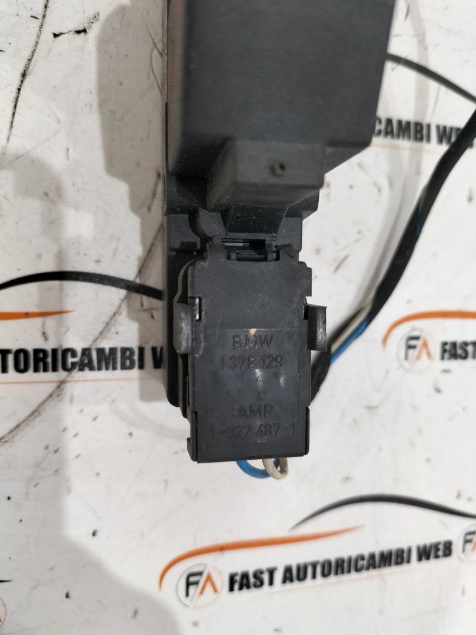 Attuatore sportello serbatoio carburante BMW serie 7 E32 1378397 4 photo_4_2026-01-19_21-25-16