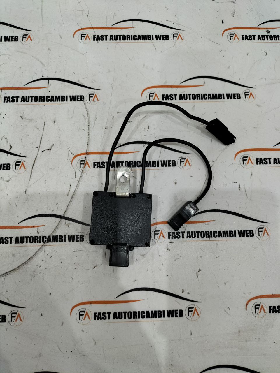 Centralina amplificatore antenna BMW serie 7 E32 1389533 2 photo_5_2026-01-20_09-04-06