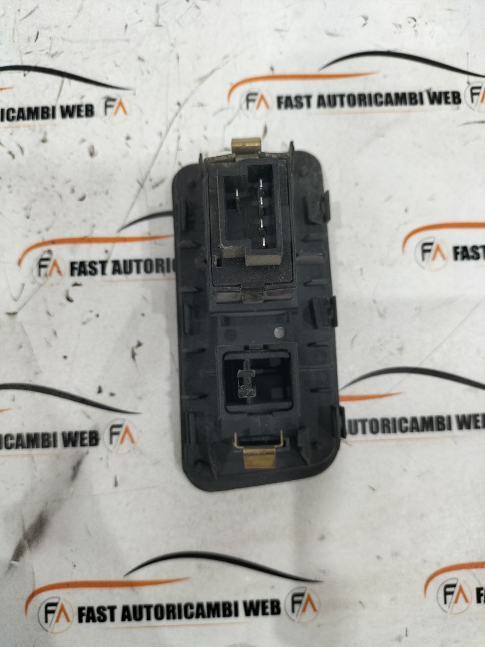 Pulsantiera regolazione altezza fari Alfa Romeo GTV 916 150014060 2 photo_2_2026-02-23_10-24-51