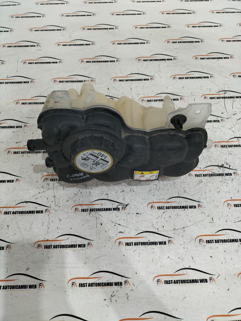 Vaschetta liquido refrigerante Jaguar F-Pace X760 8A080AC 4 photo_1_2026-03-25_22-44-56
