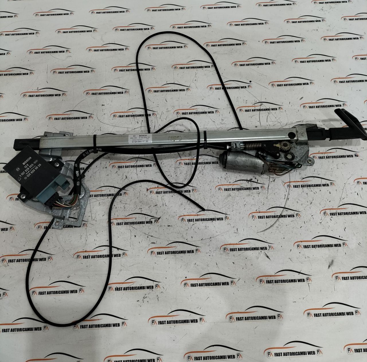 Cintura di sicurezza anteriore sx con portacintura Mercedes Classe E W124 1248600782 6 photo_2026-03-03_20-02-42
