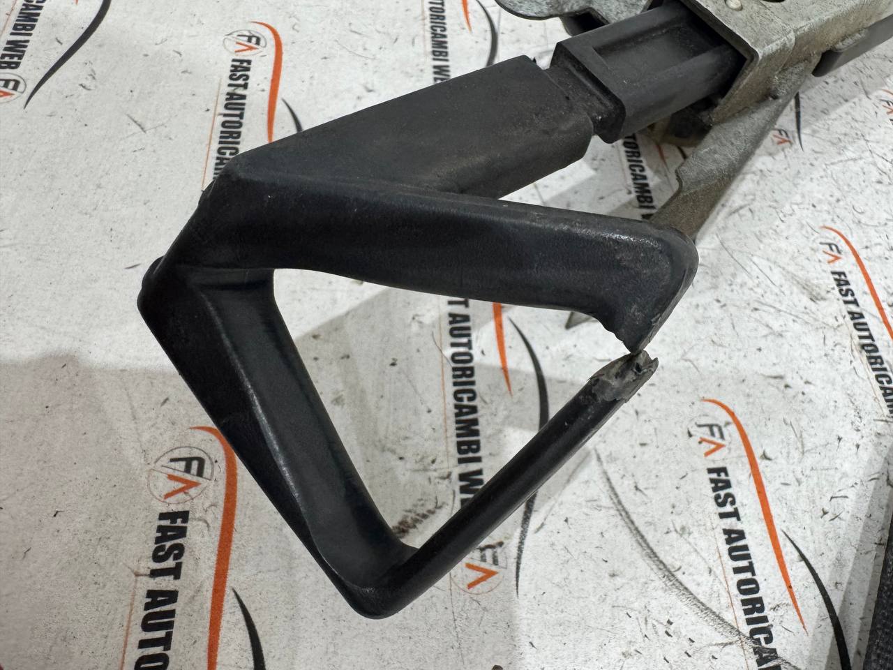 Cintura di sicurezza anteriore sx con portacintura Mercedes Classe E W124 1248600782 11 photo_2026-03-23_22-17-21