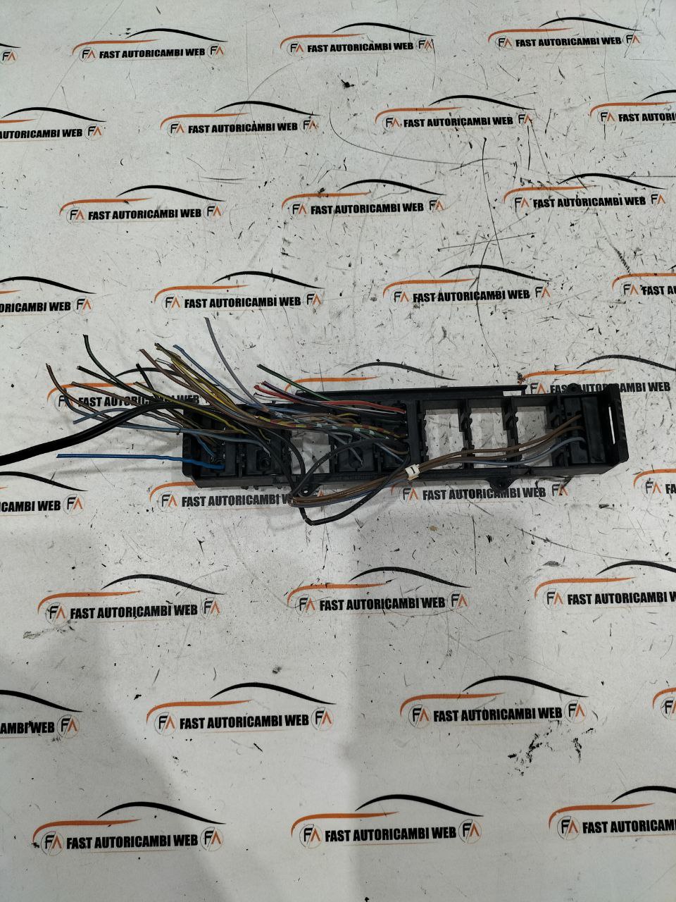 Supporto interruttori console centrale Mercedes-Benz classe E W124 1248210071 3 photo_2_2026-03-04_11-54-12