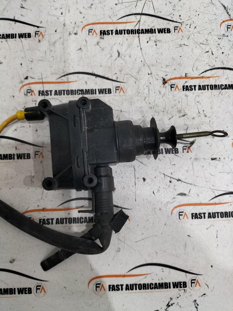 Attuatore porta anteriore dx Mercedes-Benz classe E W124 3 photo_2_2026-03-23_17-17-26