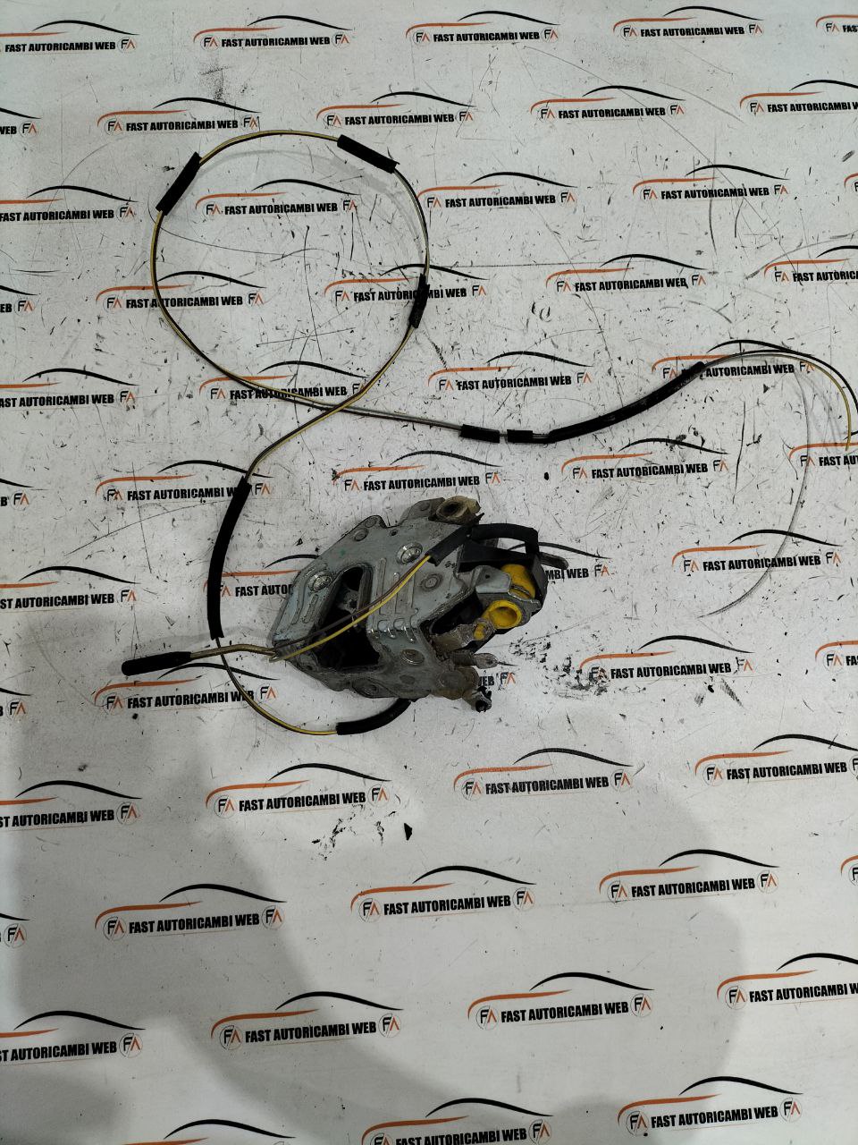 Serratura porta anteriore dx Mercedes-Benz classe E W124 CE 2 photo_2_2026-03-23_17-19-53