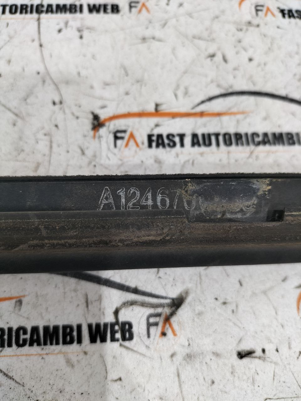 Guarnizione finestrino destro Mercedes-Benz Classe E W124 3 photo_3_2026-03-23_17-01-41