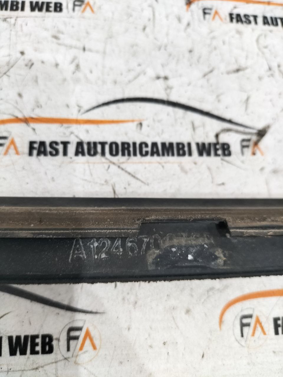 Guarnizione finestrino sinistro Mercedes-Benz Classe E W124 3 photo_3_2026-03-24_16-07-58