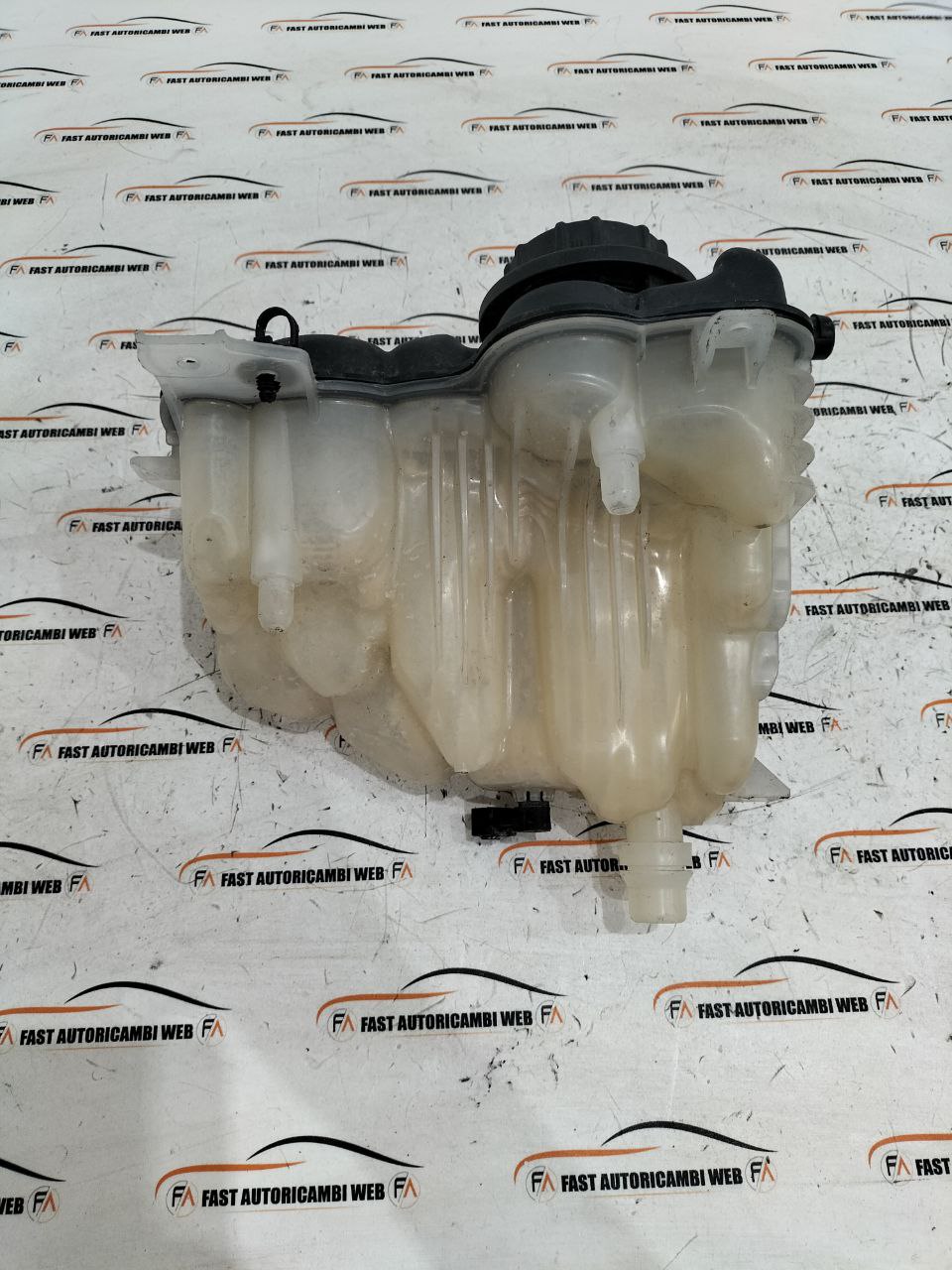 Vaschetta liquido refrigerante Jaguar F-Pace X760 8A080AC 2 photo_3_2026-03-25_22-44-56
