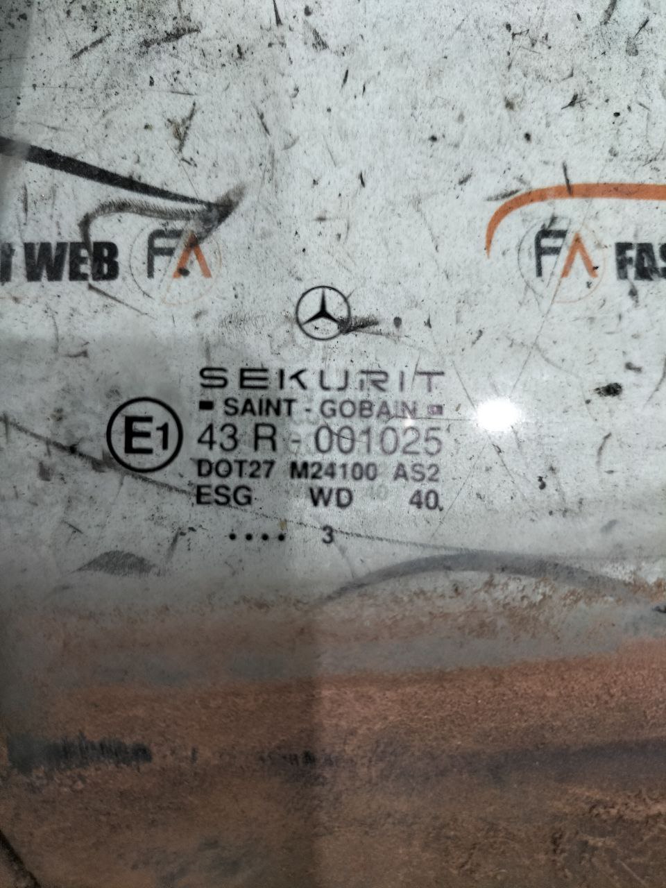 Vetro scendente posteriore sinistro Mercedes Classe CE W124 43R-001025 3 photo_4_2026-03-23_19-32-53