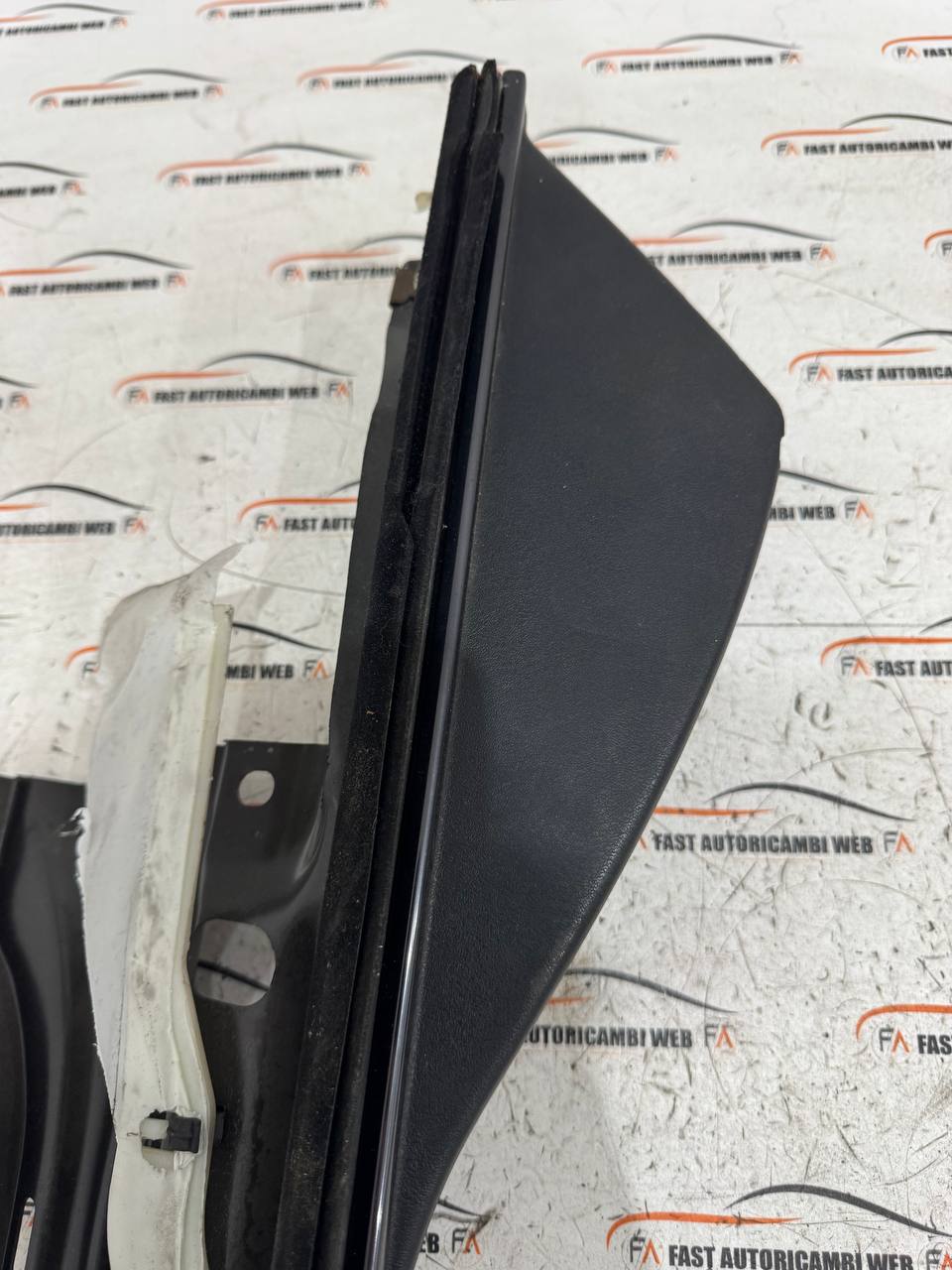 Rivestimento pannello porta posteriore sx Mercedes-Benz classe E W124 CE 1246921122 9 photo_7_2026-03-24_15-51-38