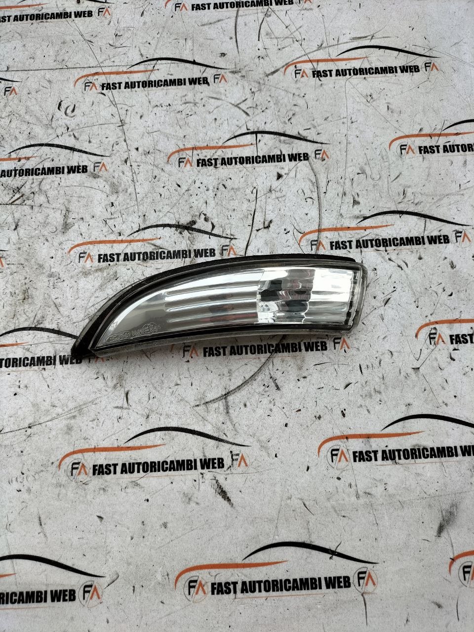 Freccia per specchietto sx Ford Fiesta 010861 E85 1 photo_1_2026-05-12_09-56-59