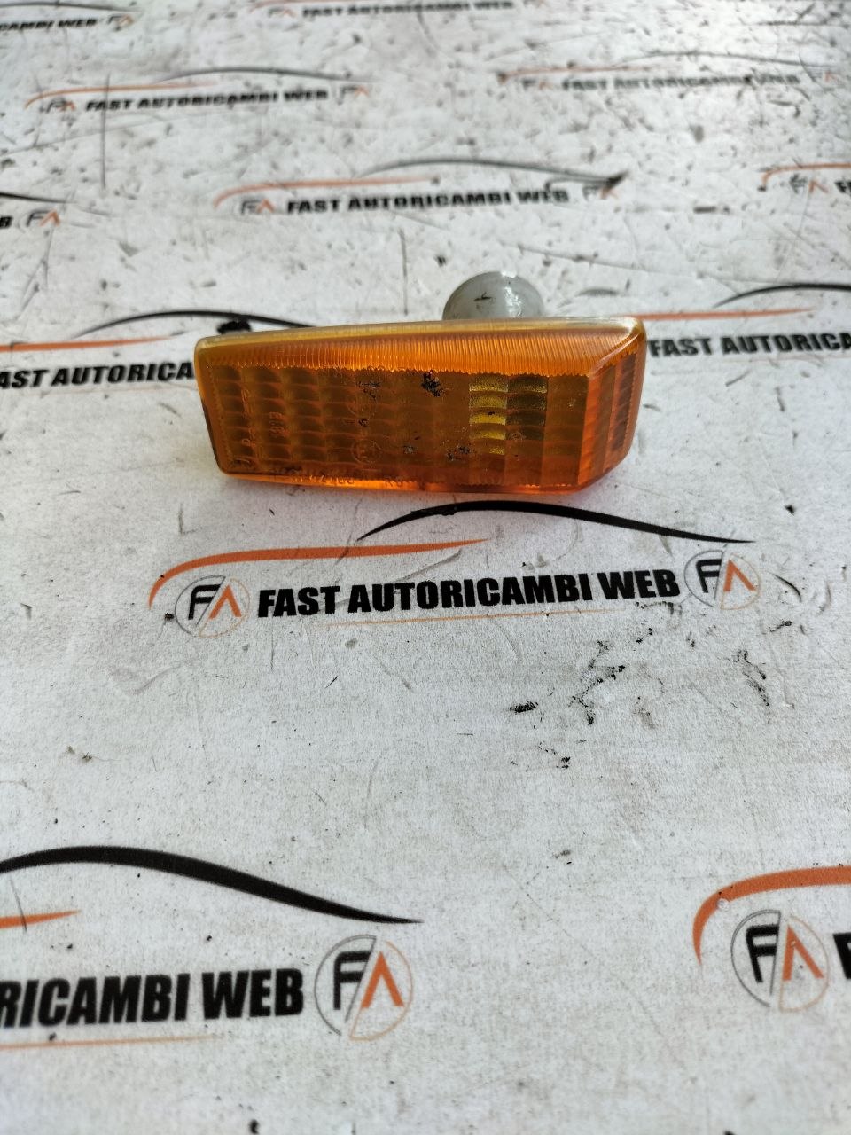 Freccia parafango anteriore sx Mercedes Classe E W124 1248200021 1 photo_1_2026-05-22_09-44-11