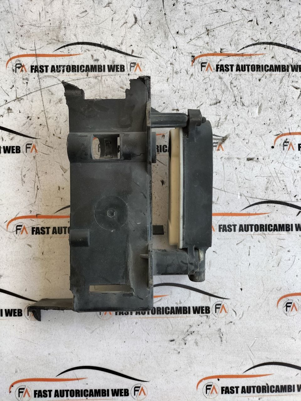 Motorino convogliatore aria radiatori Land Rover Range Rover Evoque L551 2 photo_2_2026-05-22_09-34-43