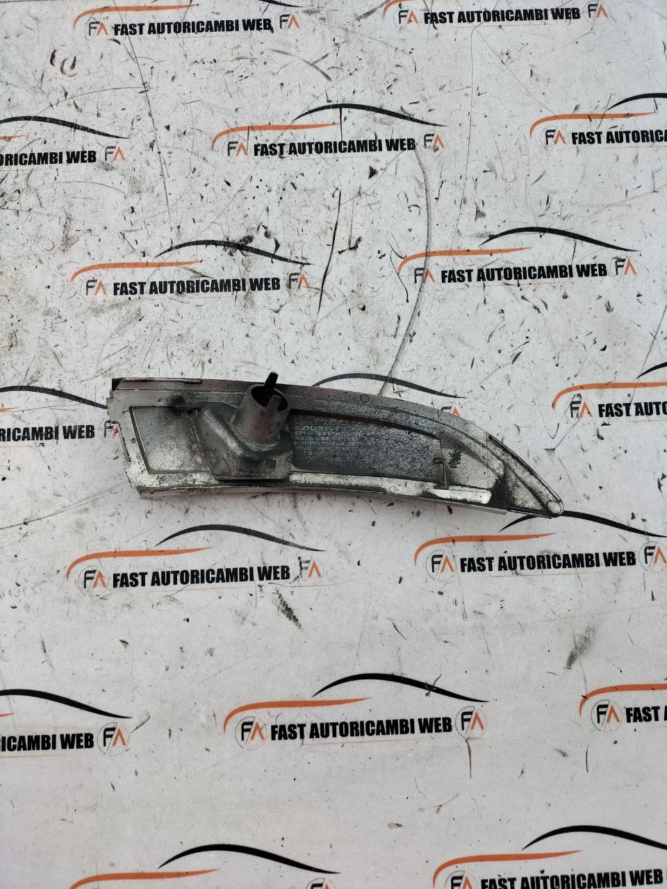 Freccia per specchietto sx Ford Fiesta 010861 E85 2 photo_3_2026-05-12_09-56-59