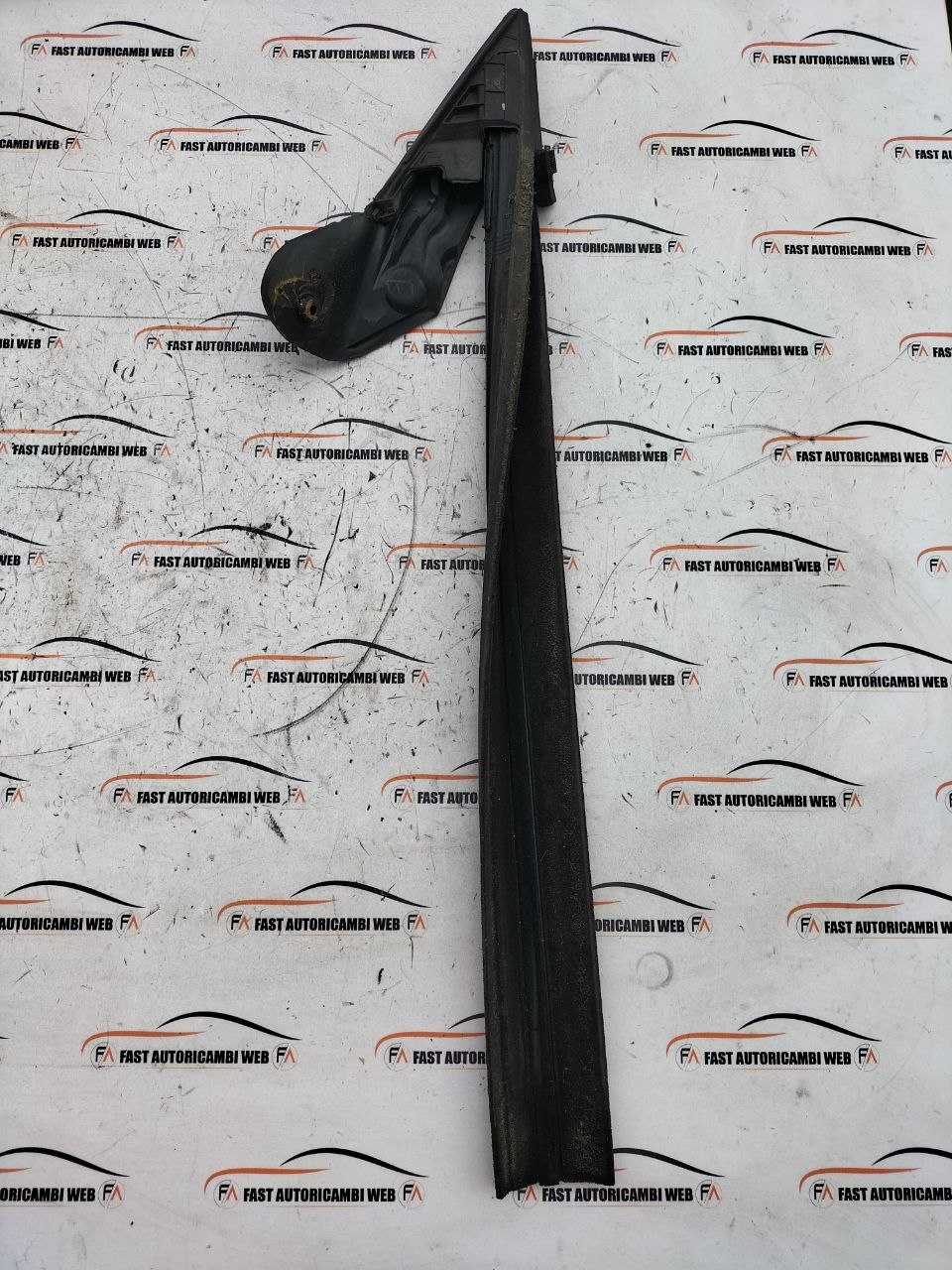 Guarnizione interna finestrino anteriore sx Mini Cooper F56 7299989 2 photo_3_2026-05-12_10-40-52