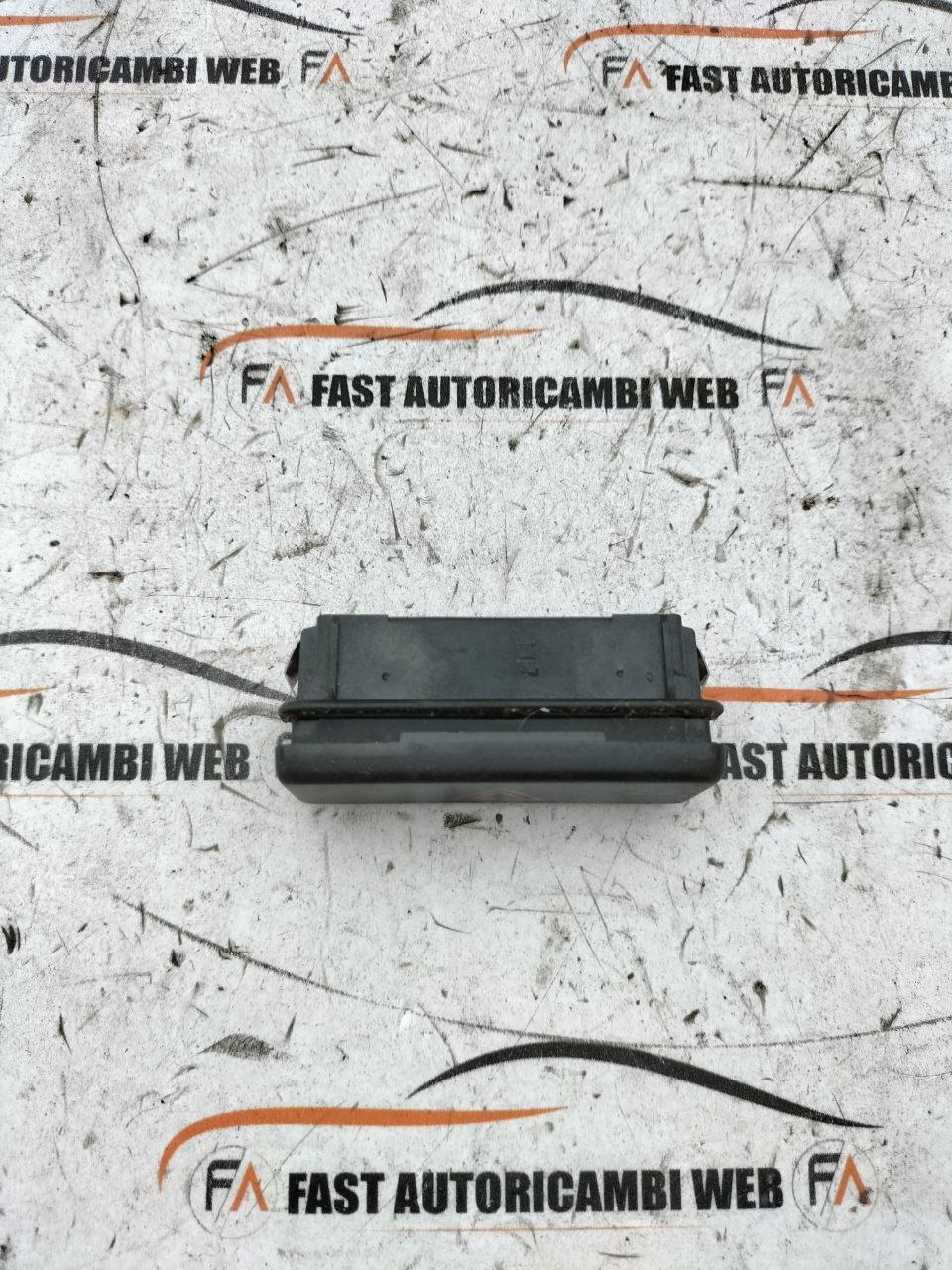 Pulsante quattro frecce BMW Z3 E36 1374220 2 photo_4_2026-05-28_07-48-04