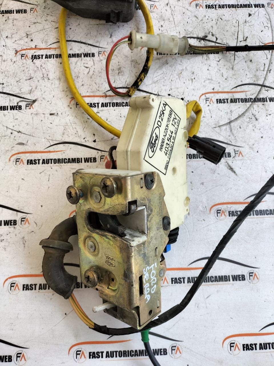 Maniglia e serratura posteriore sx Ford Sierra 88BBA220K78BB 6 photo_5_2026-05-22_11-11-07