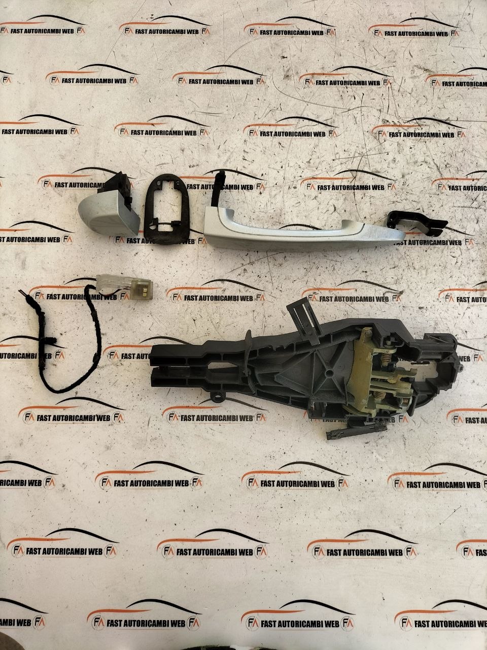 Kit maniglia posteriore destra BMW X5 E70 E9XR11 1 photo_1_2026-06-09_16-57-18