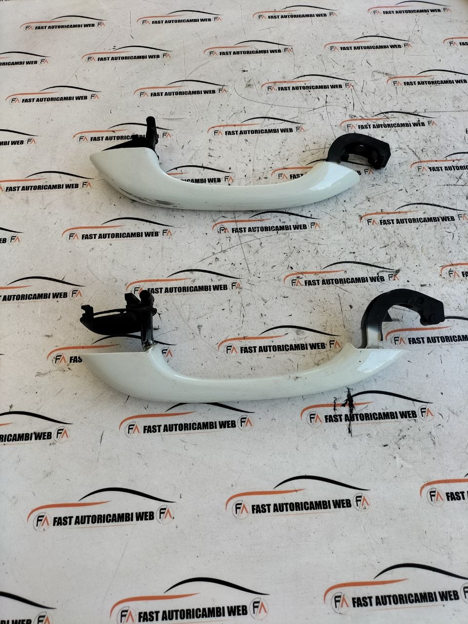 Maniglie anteriore sx e posteriore dx Porsche Macan S 95B.837.205 95B.837.206 2 photo_2_2026-06-11_09-38-34