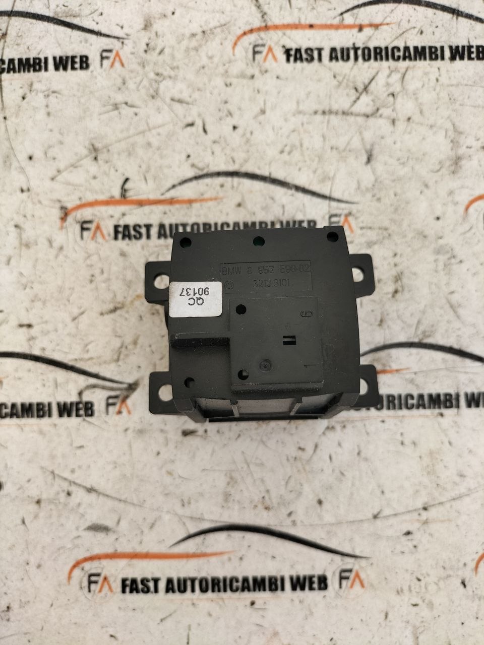 Pulsante interruttore apertura tetto BMW Serie 3 E93 6957598-02 3 photo_4_2026-06-09_18-01-29