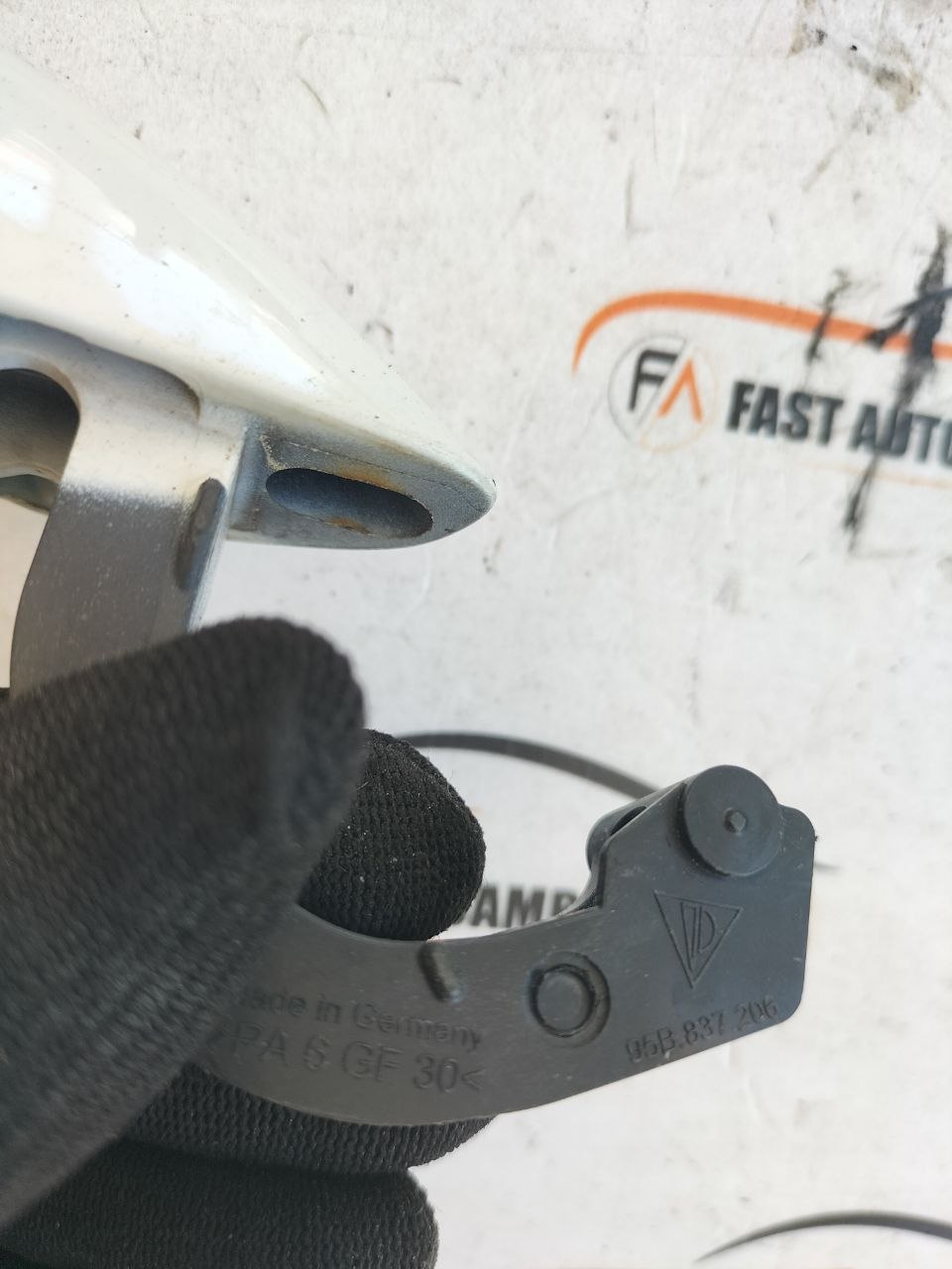 Maniglie anteriore sx e posteriore dx Porsche Macan S 95B.837.205 95B.837.206 7 photo_7_2026-06-11_09-38-34
