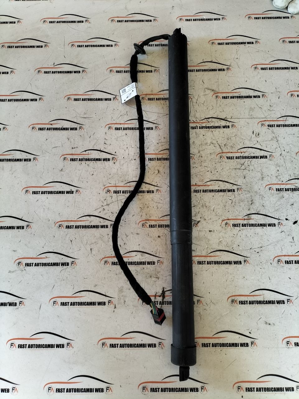 Pistone portellone posteriore Discovery Sport L550 FK72-70355-AK 1 photo_1_2026-07-06_16-49-45