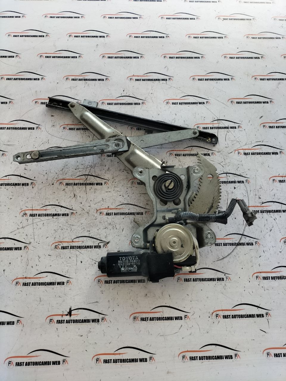 Meccanismo alzavetro posteriore dx Toyota 4 runner 85710-35020 2 photo_1_2026-07-14_17-54-44