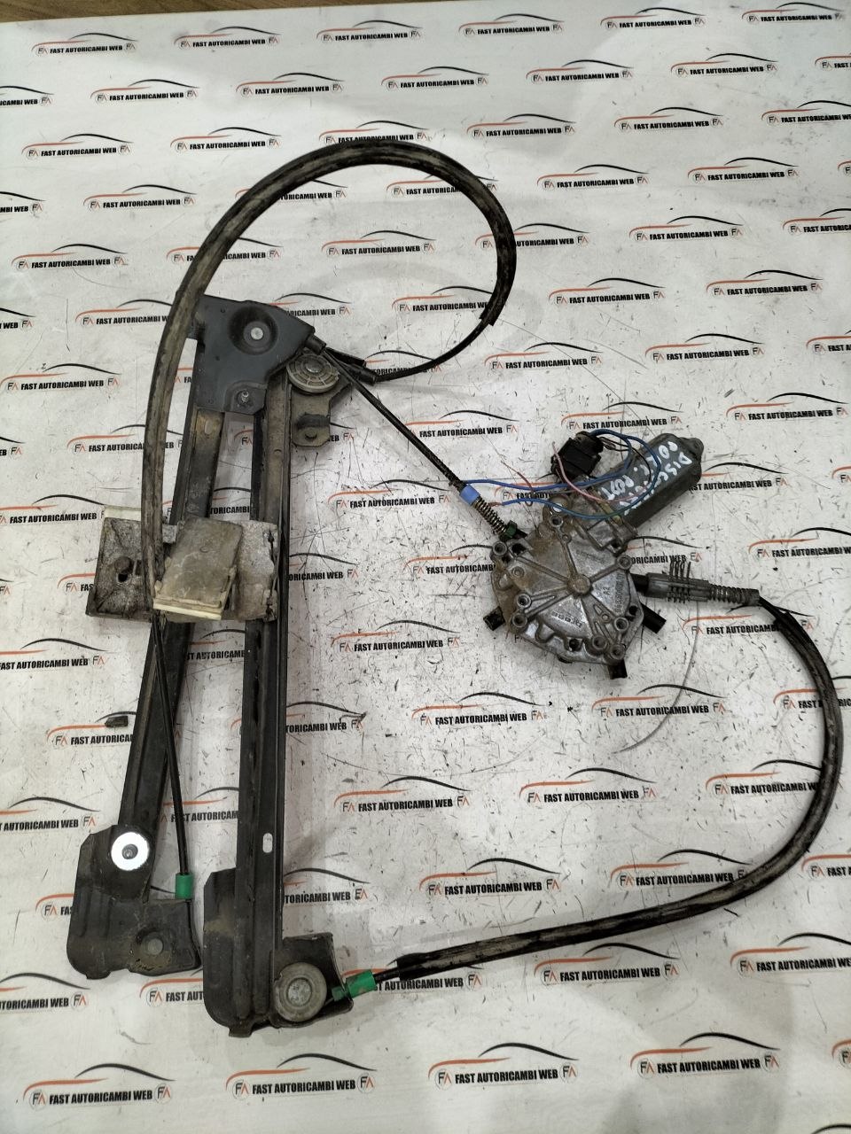 Alzacristalli portellone posteriore Land Rover Discovery 3 0536006101 2 photo_2_2026-07-20_19-06-37
