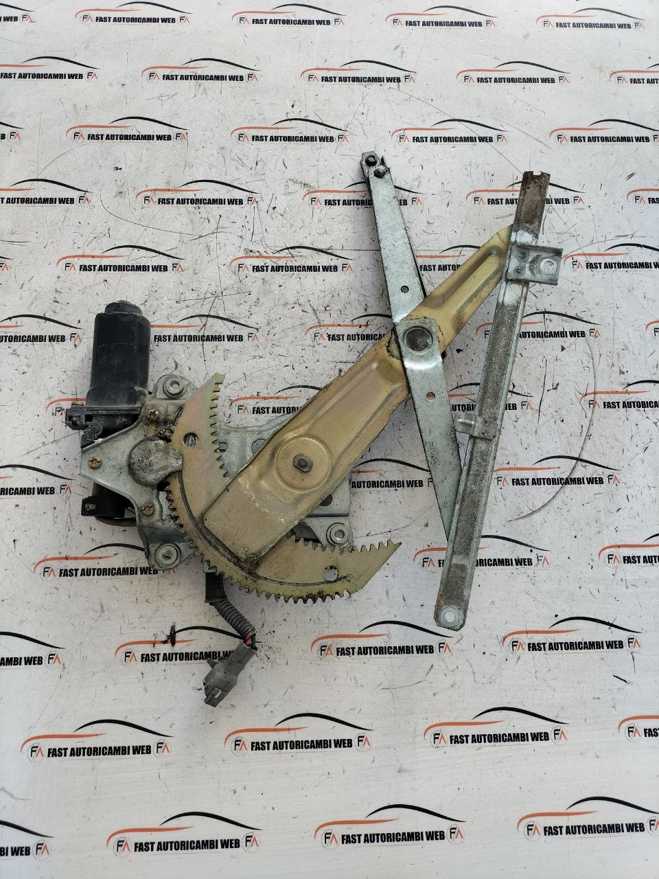 Meccanismo alzavetro posteriore sx Toyota 4 runner 85720-35020 2 photo_3_2026-07-14_18-01-37