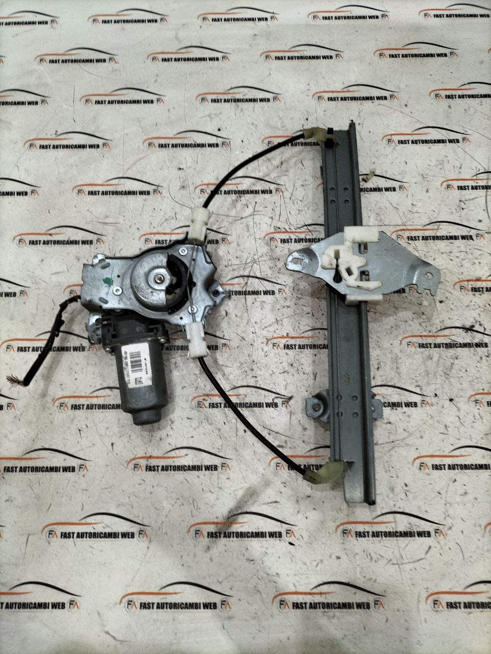 Meccanismo alzavetro posteriore dx Nissan Qashqai 402190A 2 photo_3_2026-07-23_20-17-35