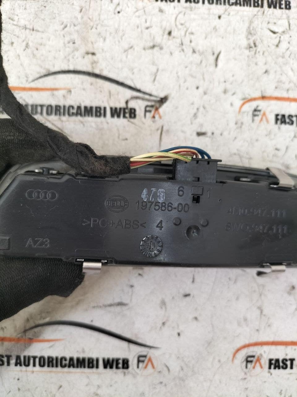 Plafoniera luce interna posteriore Audi A4 S4 B9 4M0947111 4 photo_3_2026-08-17_11-41-54