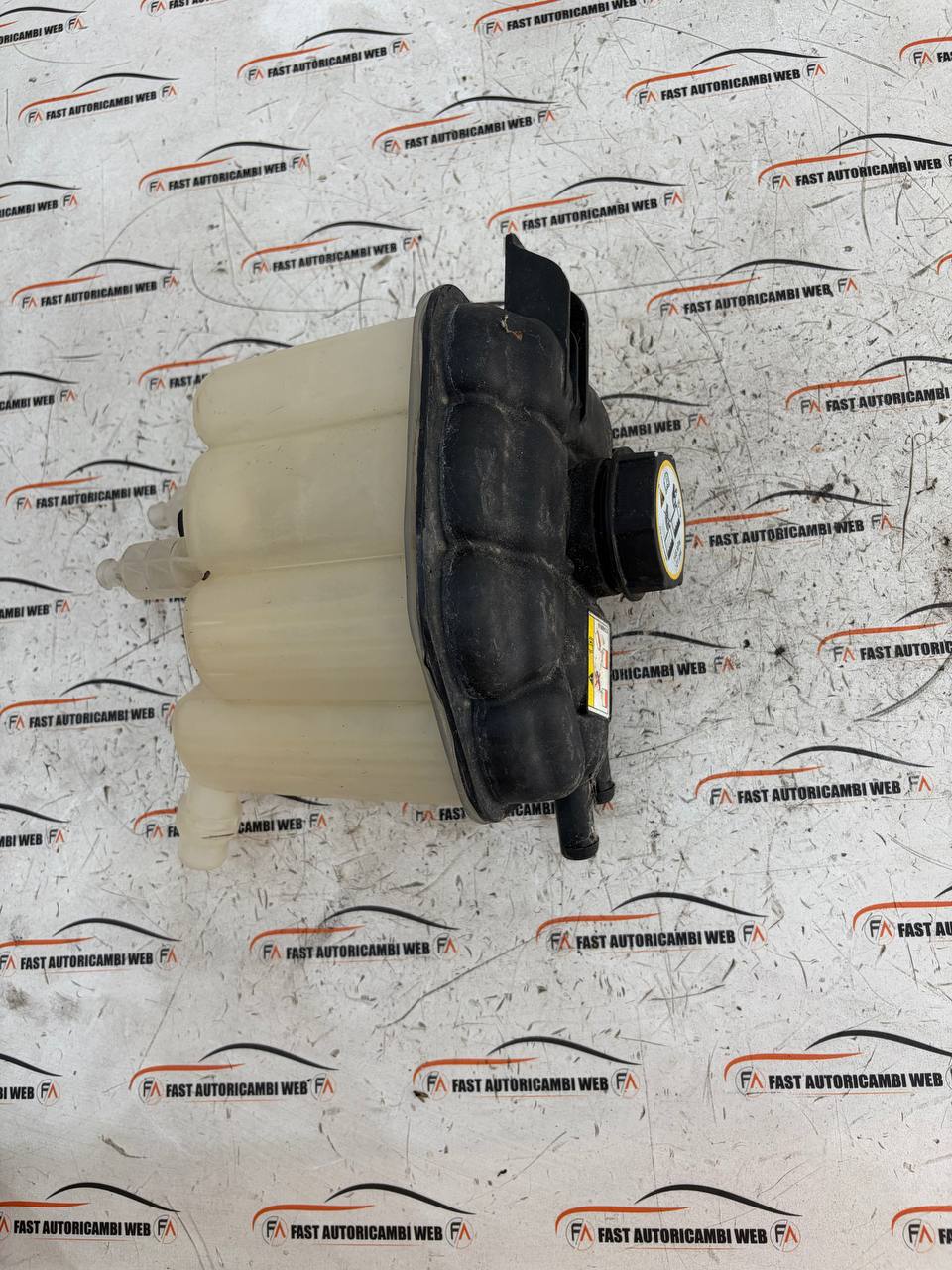 Vaschetta liquido radiatore Jaguar F-Pace X761 3M5H-8100-AD 1 photo_1_2026-09-28_12-27-46