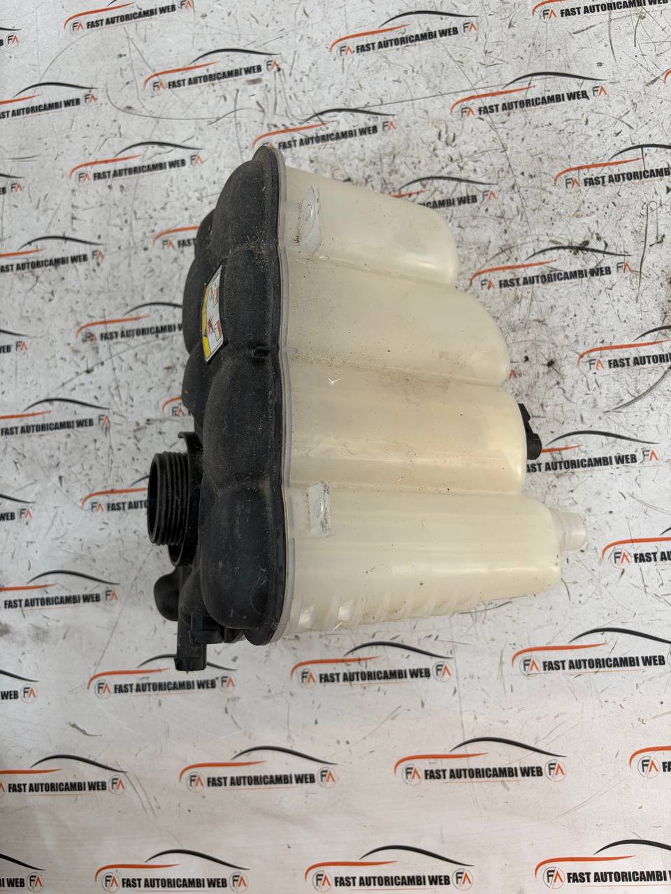 Vaschetta liquido radiatore Jaguar F-Pace X761 3M5H-8100-AD 1 photo_3_2026-09-28_12-33-57