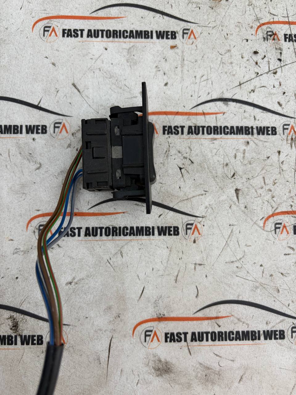 Interruttore controllo alzacristalli Mercedes Classe E W124 03809730 2 photo_3_2026-09-28_13-01-04