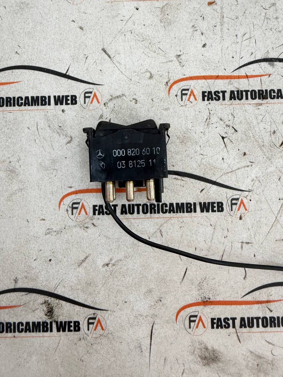Interruttore riscaldamento Mercedes 190 W201 0008206010 2 photo_3_2026-09-28_13-02-58
